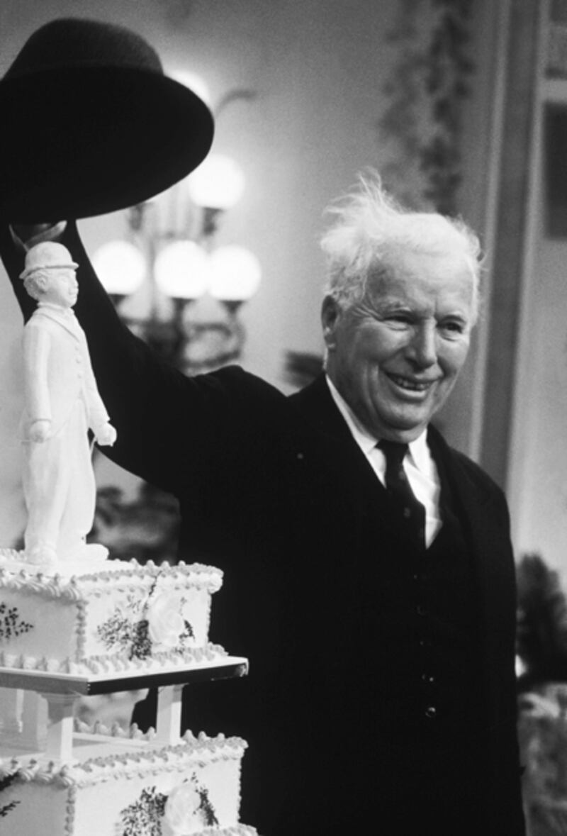 galleries/2012/01/05/photographer-eve-arnold-dies-see-her-photos-of-marilyn-monroe-and-more-photos/eve-arnold-obit-gal-chaplin_ydev98