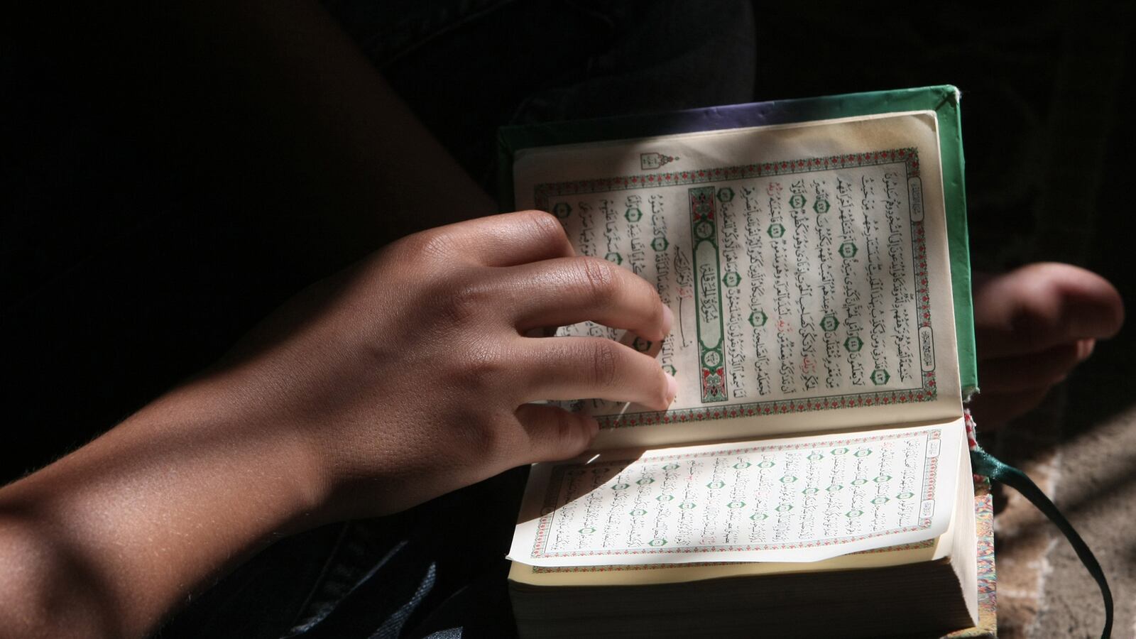 cheats/2012/06/20/discipline-advised-in-quran-burning/quran-burning-advise-cheat_iymrsp