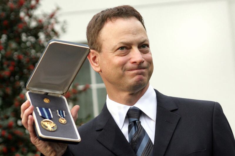 galleries/2013/12/16/photos-the-25-most-charitable-celebrities/131012-gary-charity_fhncdl