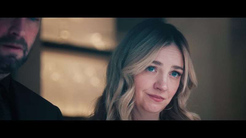 Abby Elliott as Natalie "Sugar" Berzatto.