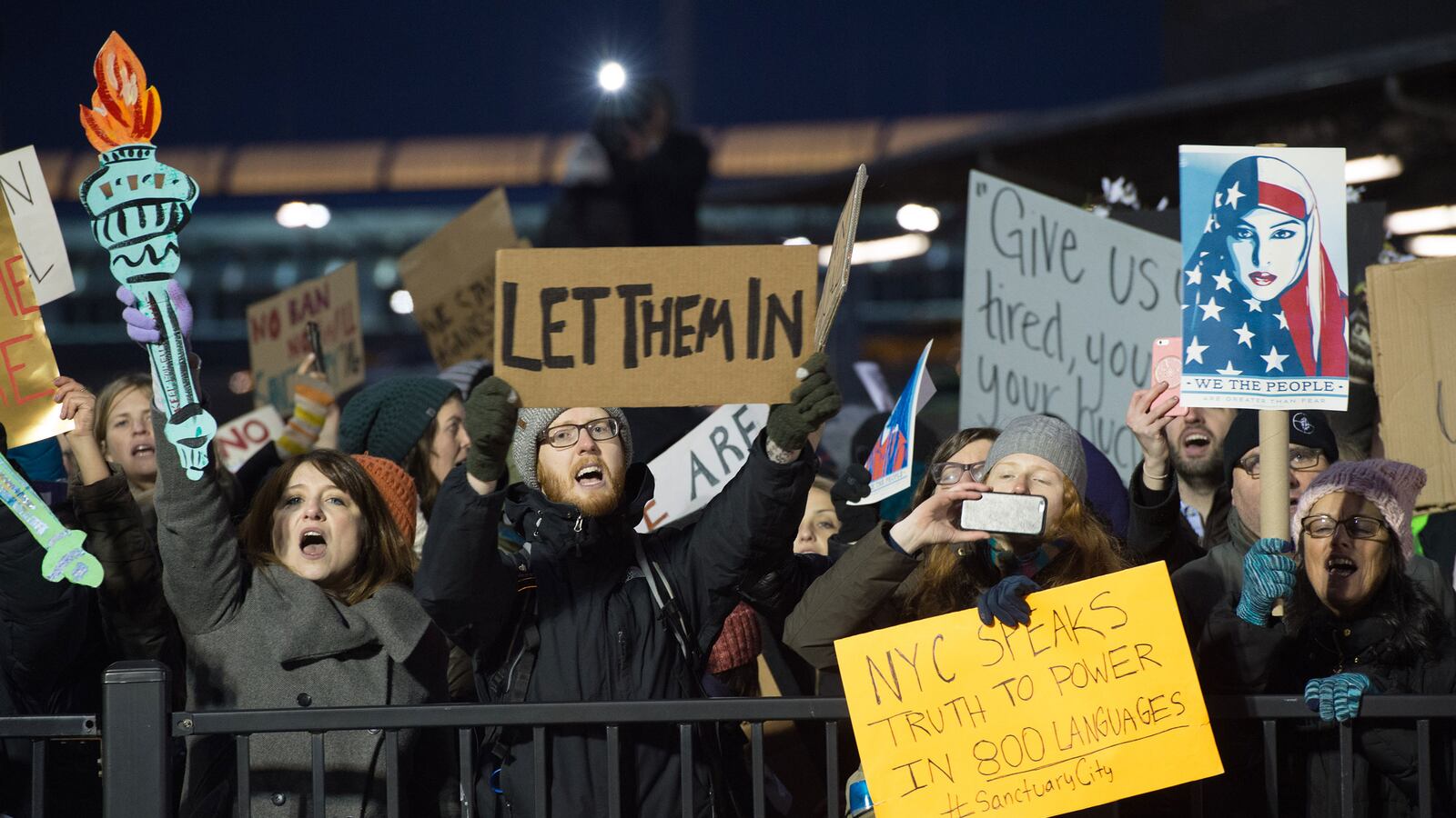 articles/2017/01/28/judge-blocks-part-of-trump-s-immigration-ban-after-his-own-lawyers-can-t-justify-it/170128-zavadski-seigel-aclu-stay-tease_rpuf1h