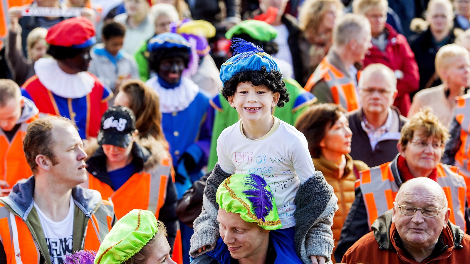 articles/2013/11/11/amsterdam-s-racist-black-pete-parade-under-fire/131110-taylor-blackface-tease_lunmzn