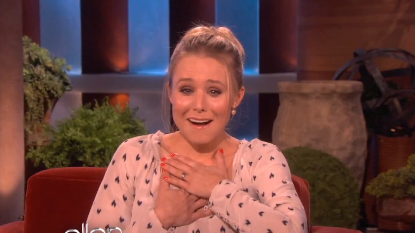 articles/2012/01/31/kristen-bell-s-sloth-meltdown-on-ellen-and-more-adorable-sloth-videos/kristen-bell-sloth-ellen-video_bfpzdt