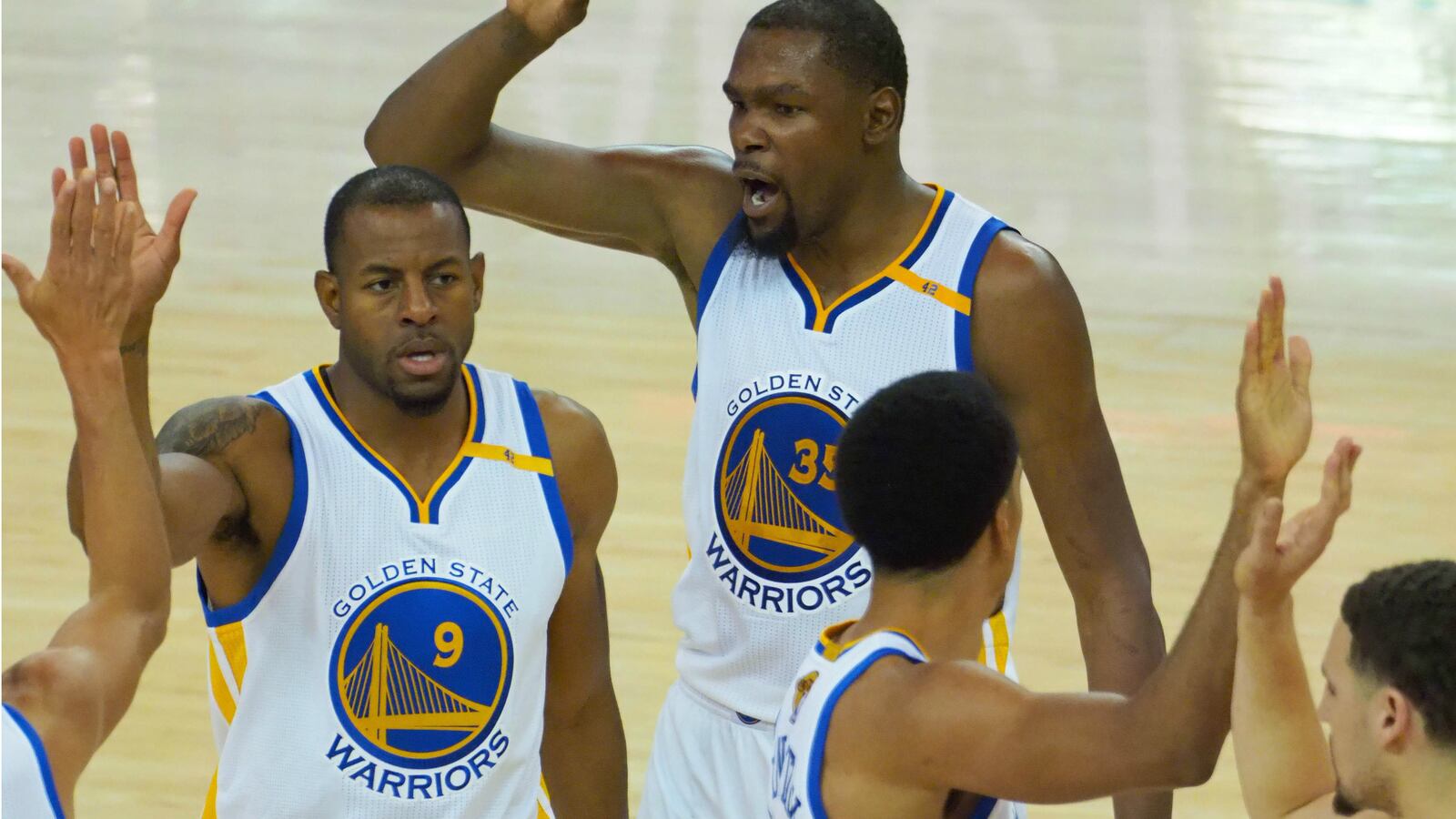 nba-golden-state-warrioirs_fmw0sl