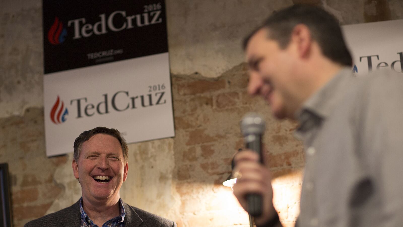 articles/2016/01/29/iowa-kingmaker-ok-with-cruz-s-gay-heresy/160128-woodruff-plaats-tease_umteun