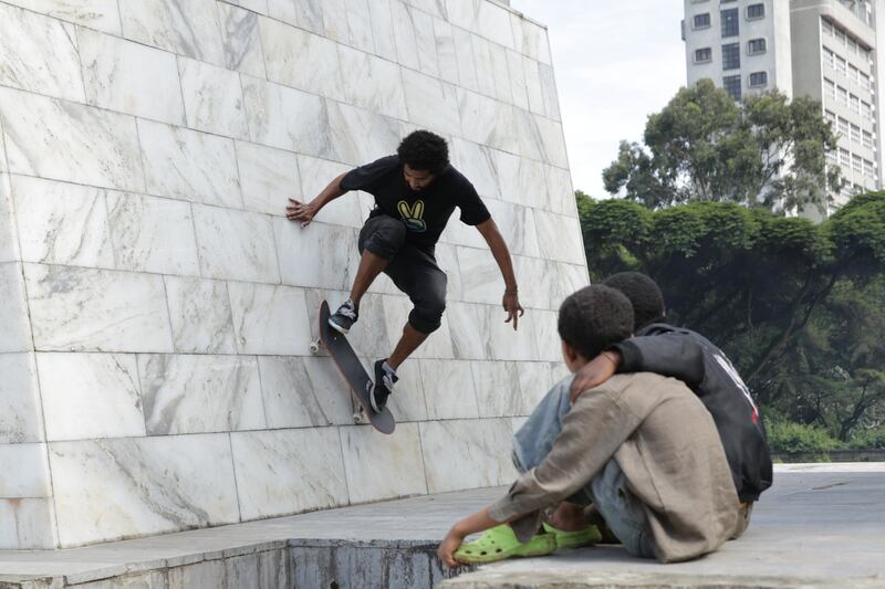 galleries/2015/06/06/the-skate-punks-of-ethiopia-photos/150605-ethiopia-skate6_b7md3x