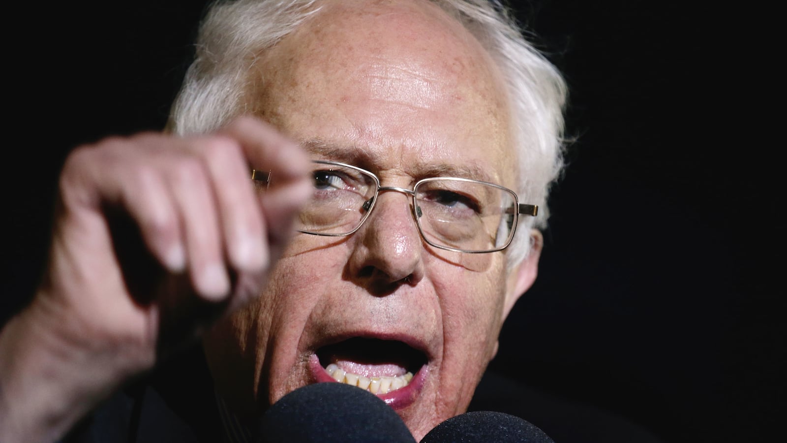 articles/2016/04/07/bernie-sanders-puma-moment-hillary-clinton-not-qualified/160407-tomasky-sanders-clinton-tease_xvomad