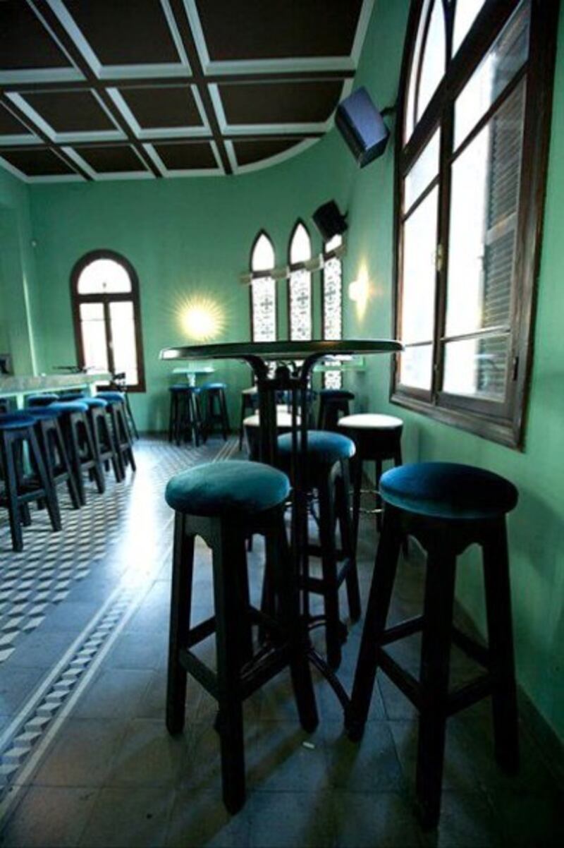 galleries/2013/06/30/the-20-best-new-bars-of-2013-photos/Holy_Stash_oluequ