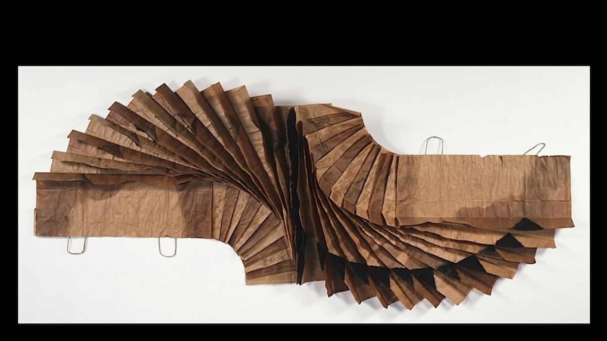 articles/2013/01/02/david-hammons-at-ps1-is-the-daily-pic-by-blake-gopnik/hammons-daily-pic_pwyeen