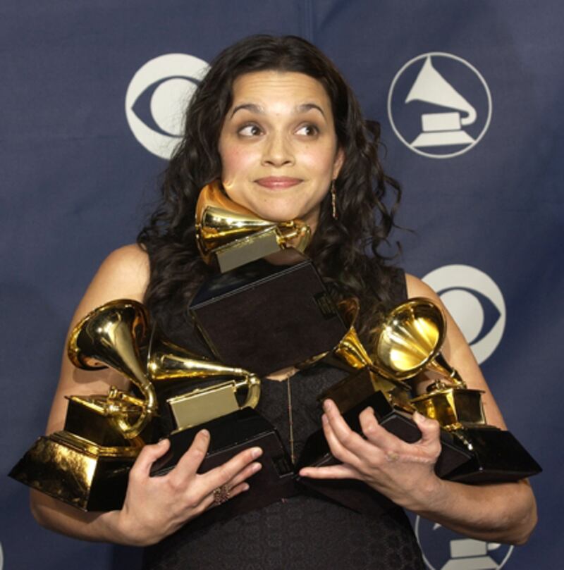galleries/2011/02/04/grammy-sweep/grammy-sweep---norah-jones_fc3jal