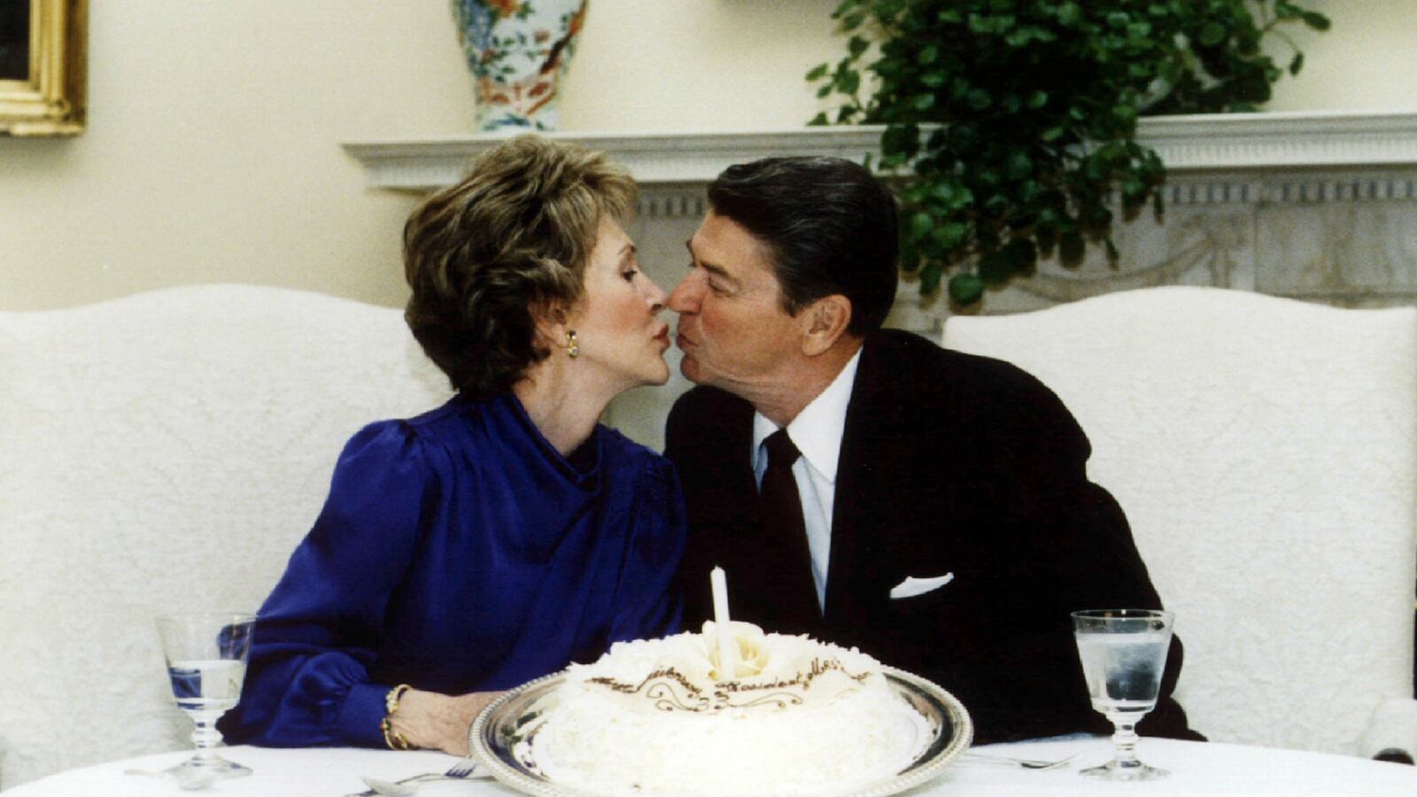 articles/2016/03/06/always-true-to-herself-first-lady-nancy-reagan-passes-away/160306-reagan-tease_jp5l8t