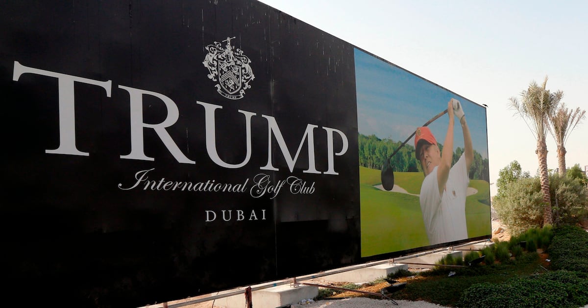Trump's Own Golf Club Crowd Delivers a Crushing Verdict