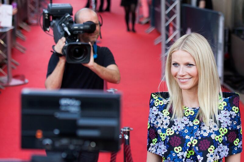 articles/2013/04/23/gwyneth-paltrow-s-teeny-bikini-controvery-reed-krakoff-to-depart-coach/gwyneth_paltrow_f532jo