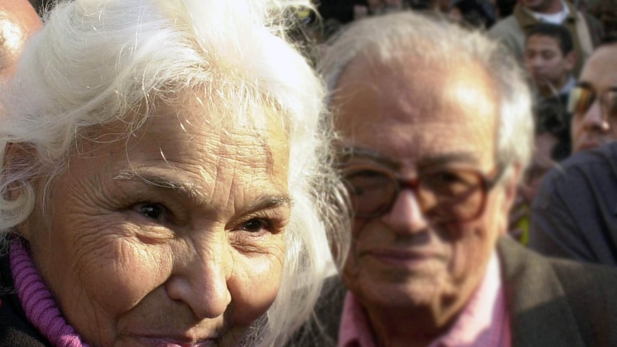 cheats/2011/10/19/egyptian-activist-fights-women-s-exclusion/Saadaawi-honored-london-cs_d5csfm