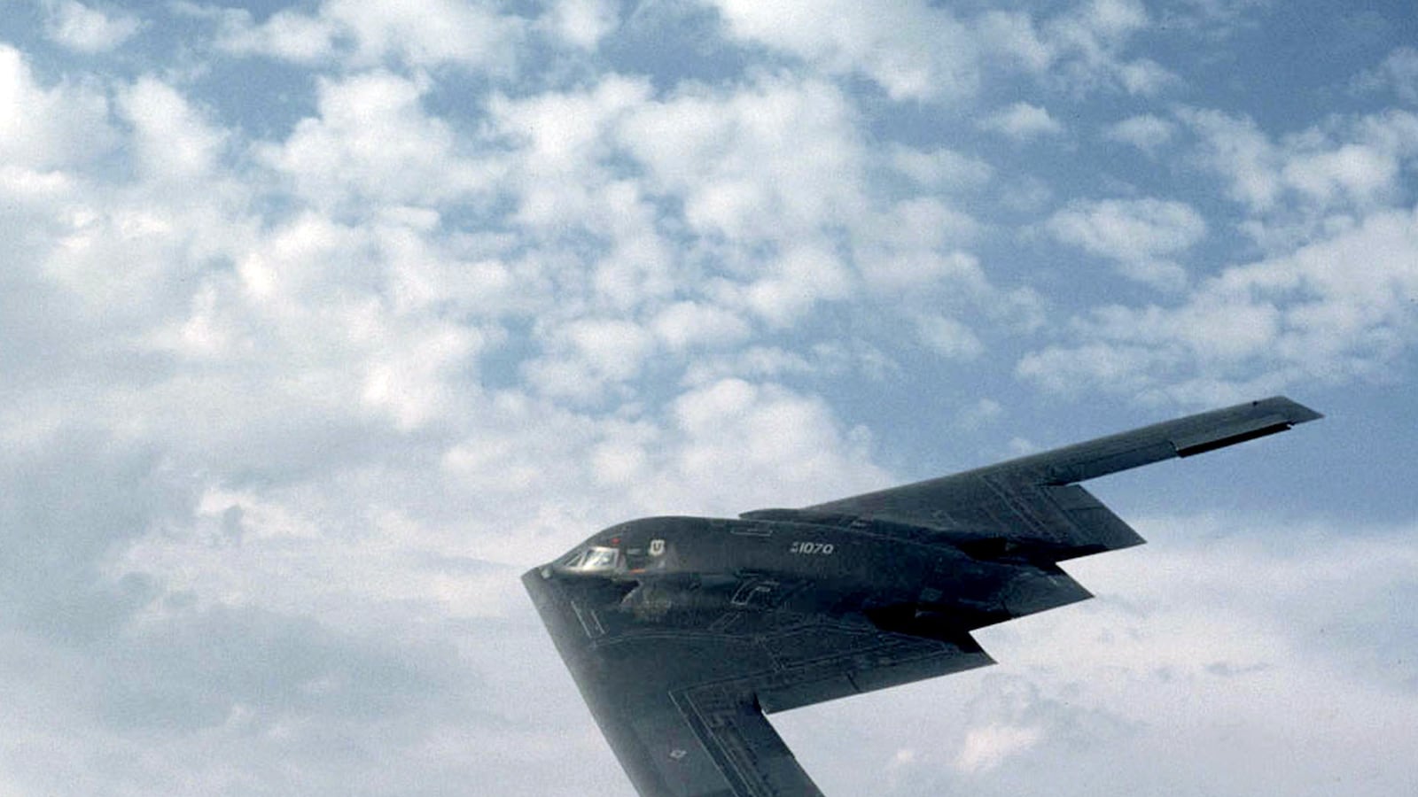 articles/2015/09/08/can-a-new-stealth-bomber-make-up-for-america-s-crappiest-warplane/150908-axe-bomber-tease2_tyc3my