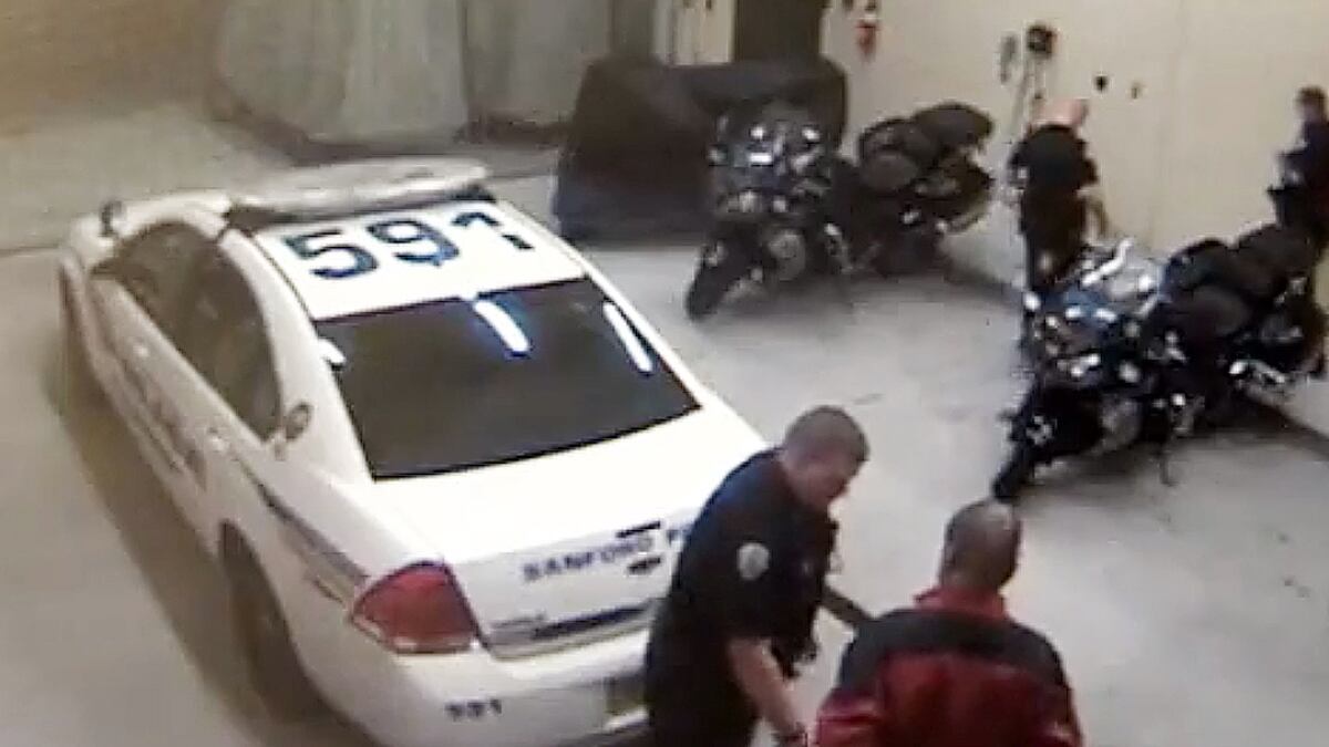 cheats/2012/04/01/experts-analyze-trayvon-call/zimmerman-voice-911-cheat_nnlsvt