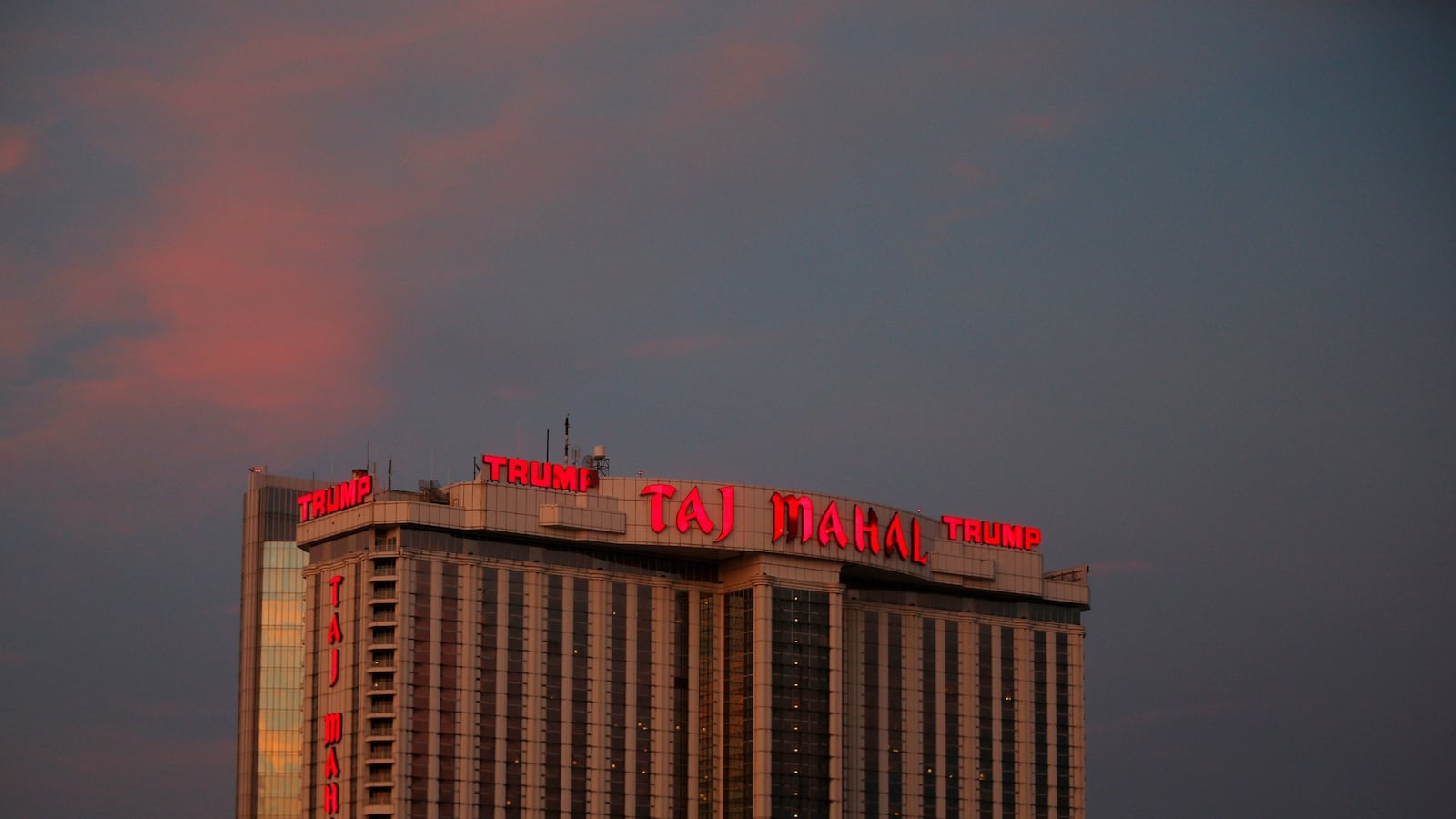 cheats/2016/08/03/trump-taj-mahal-to-close-this-year/160802-trump-taj-closing-cheat_rdhmfy