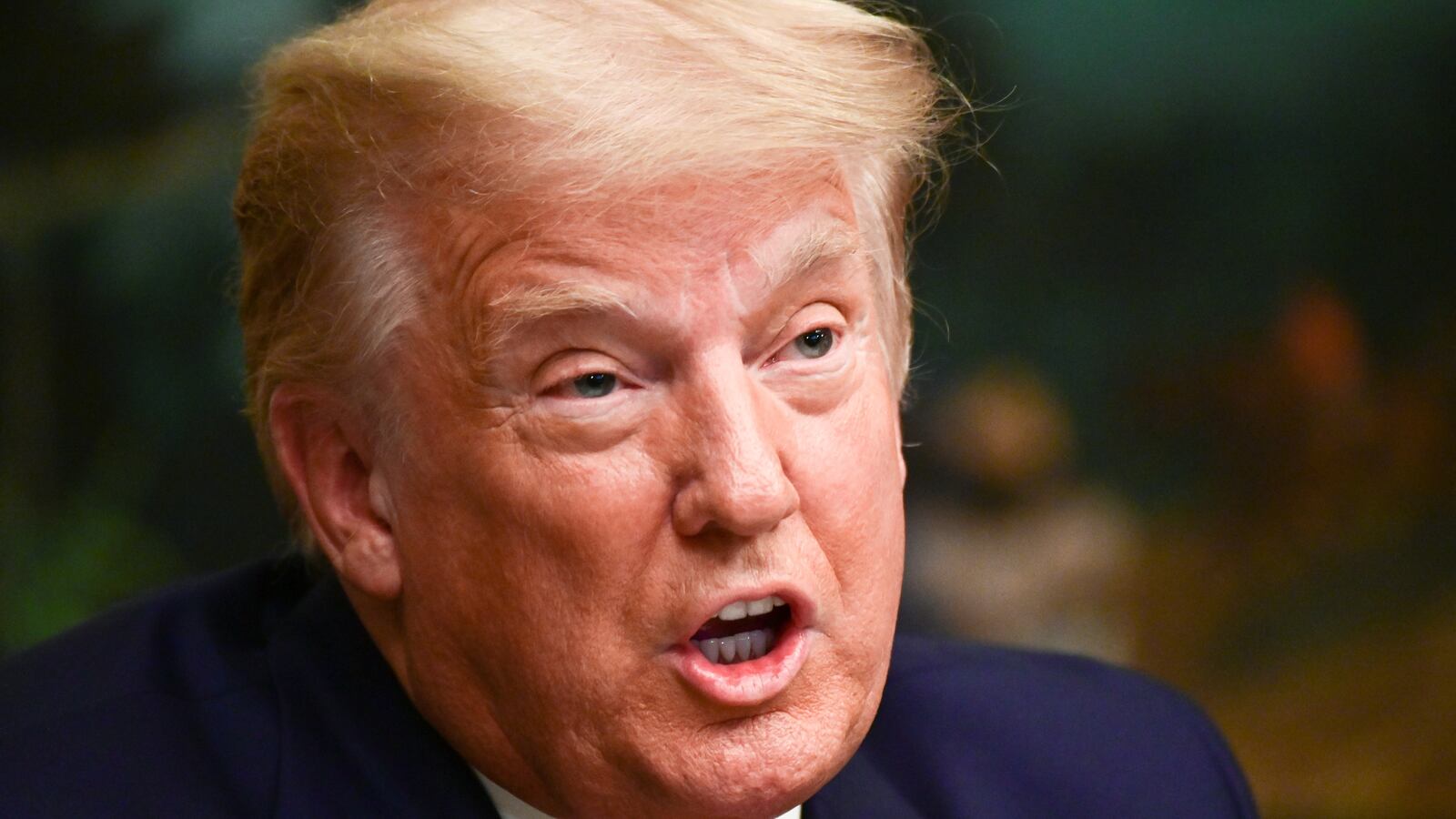 2020-11-26T233027Z_1085435508_RC2BBK94U3DE_RTRMADP_3_USA-ELECTION-TRUMP_pksn6u