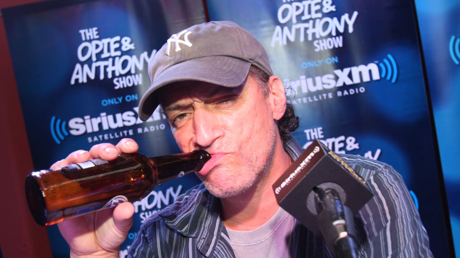 articles/2014/07/09/anthony-cumia-i-have-no-regrets/140709-anthony-cumia-grove-tease_xf69et