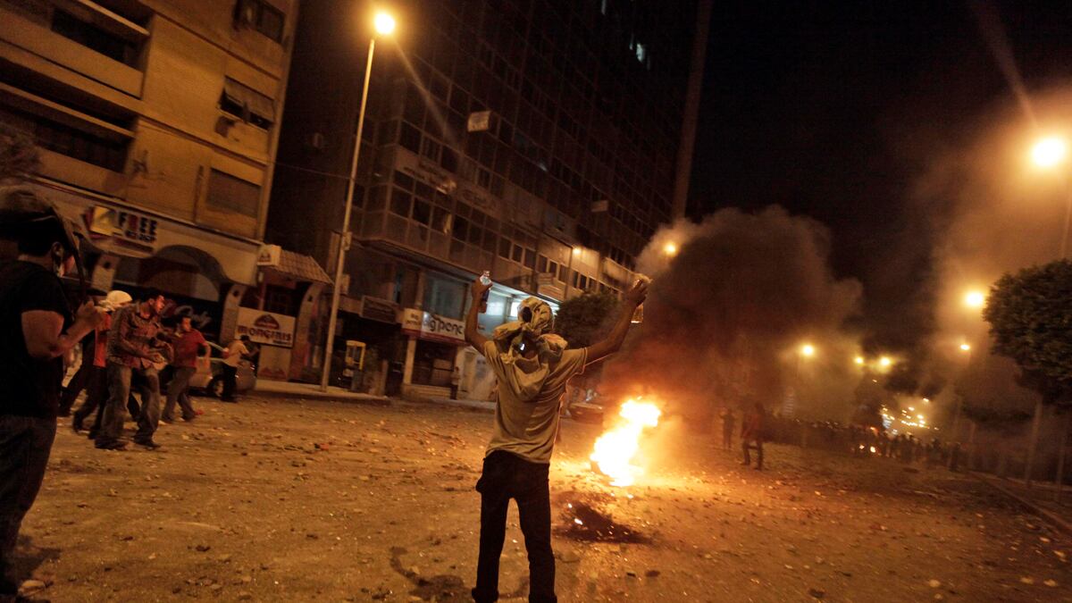 cheats/2011/07/24/violent-clashes-in-egypt-protests/egypt-protest-violent-clash-cheat_k2zhdd