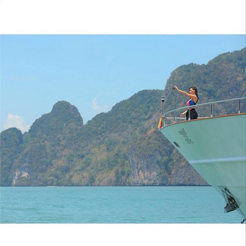 galleries/2013/04/13/from-nicole-richie-to-kim-kardashian-the-11-best-fashion-instagrams/140410-kimk-fi_foaso5