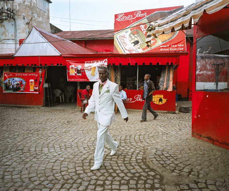 galleries/2013/11/15/photographer-raymond-depardon-captures-the-sweet-moments-photos/131114-depardon-ethiopia_qrpylz