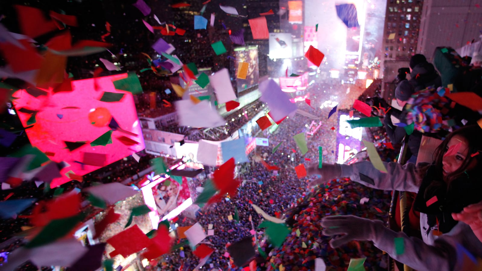 galleries/2013/12/31/happy-new-year-2014-celebrations-around-the-world-photos/141201-nye-celebrations-new-york_btcjb2