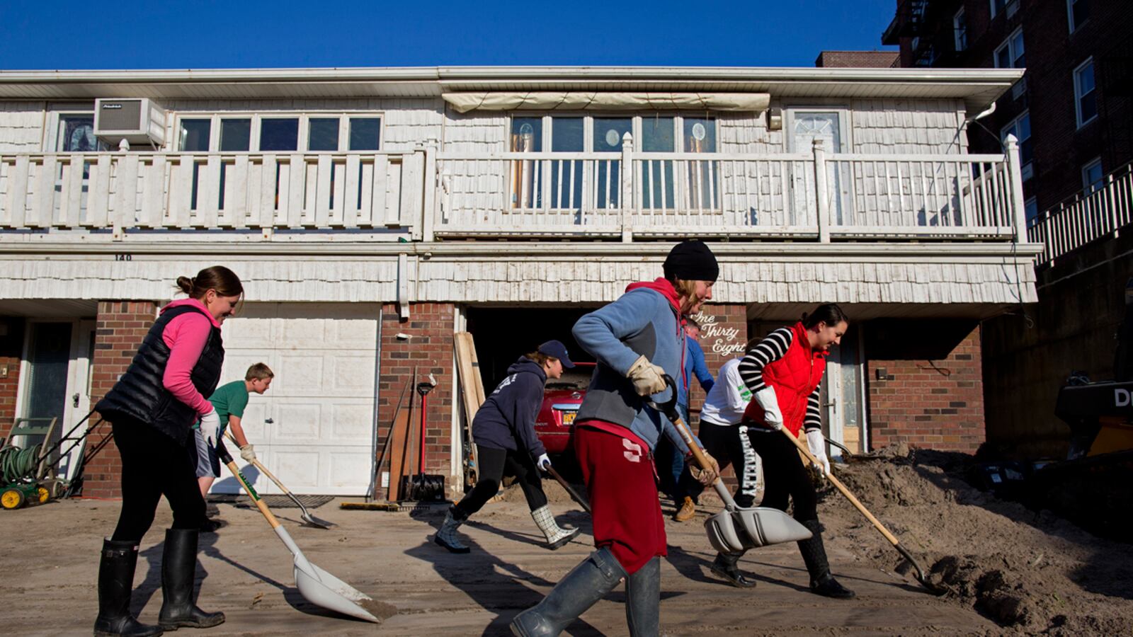 galleries/2012/11/17/sandy-s-victims-how-you-can-help/sandy-relief-tease_tmiqsg