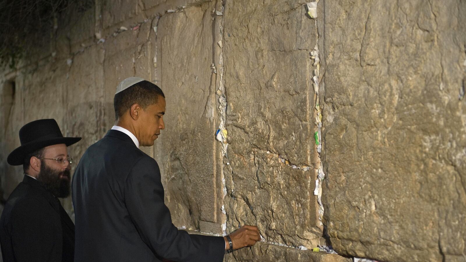 articles/2012/05/31/what-obama-understands-about-jews/obama-kotel-openz_abuggc