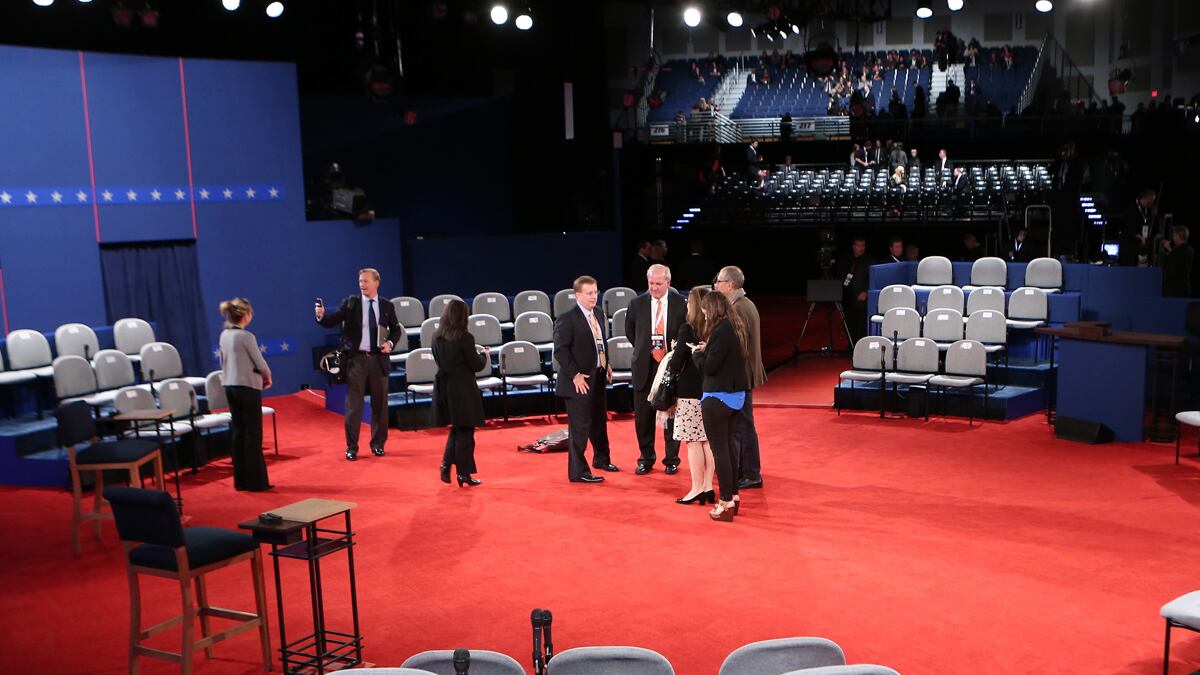 articles/2012/10/16/hofstra-presidential-debate-pre-spin-under-way/debate-under-way-spin-cycle-kurtz_efd5gj