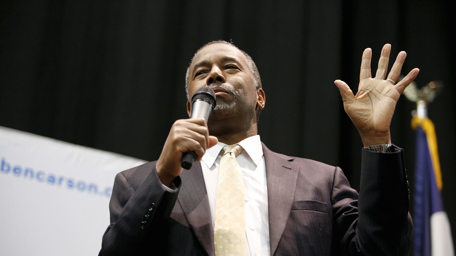 articles/2016/01/31/carson-s-campaign-meets-with-alleged-organ-smuggler/160131-carson_owufxh