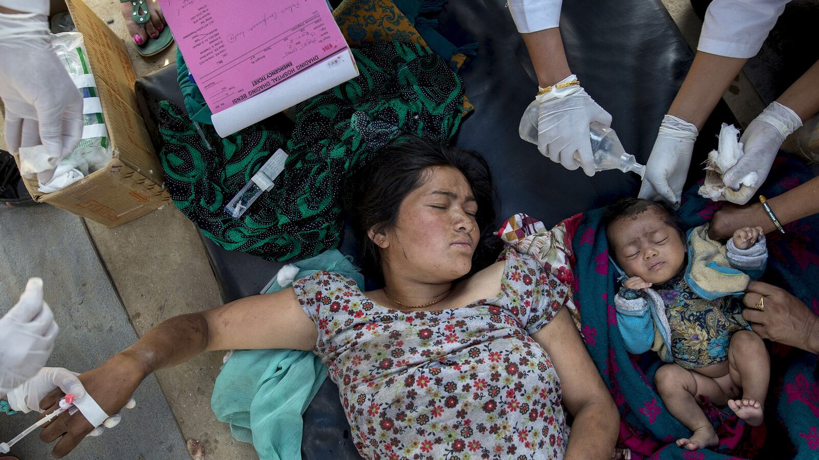 articles/2015/04/29/the-post-quake-desperation-of-nepal-s-hinterlands/150429-lorch-nepal-tease_vmezuu