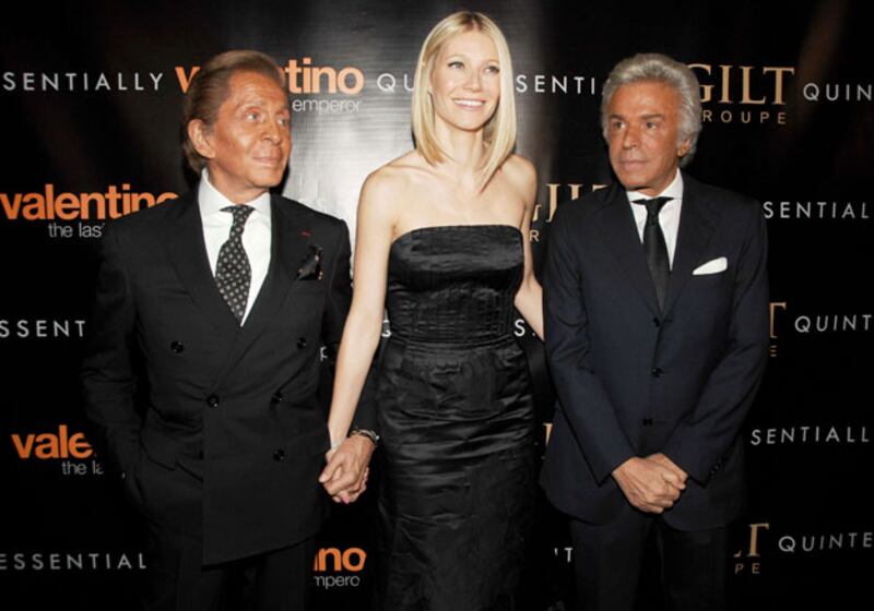 galleries/2009/12/07/valentino-through-the-ages/tymauer--valentino--gynewth-paltrow_xmf5io