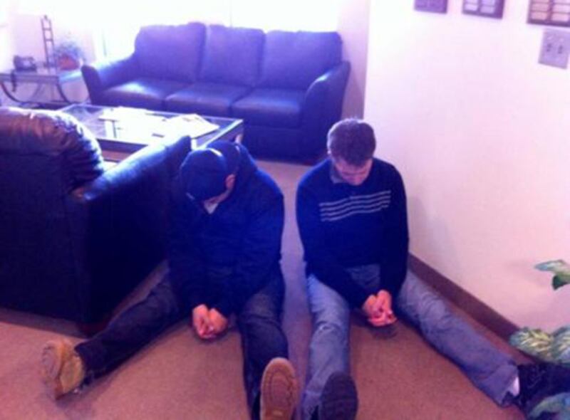 galleries/2012/02/08/bradying-photos-football-fans-imitate-tom-brady-s-super-bowl-pout-photos/bradying-gal-1_kbmvic