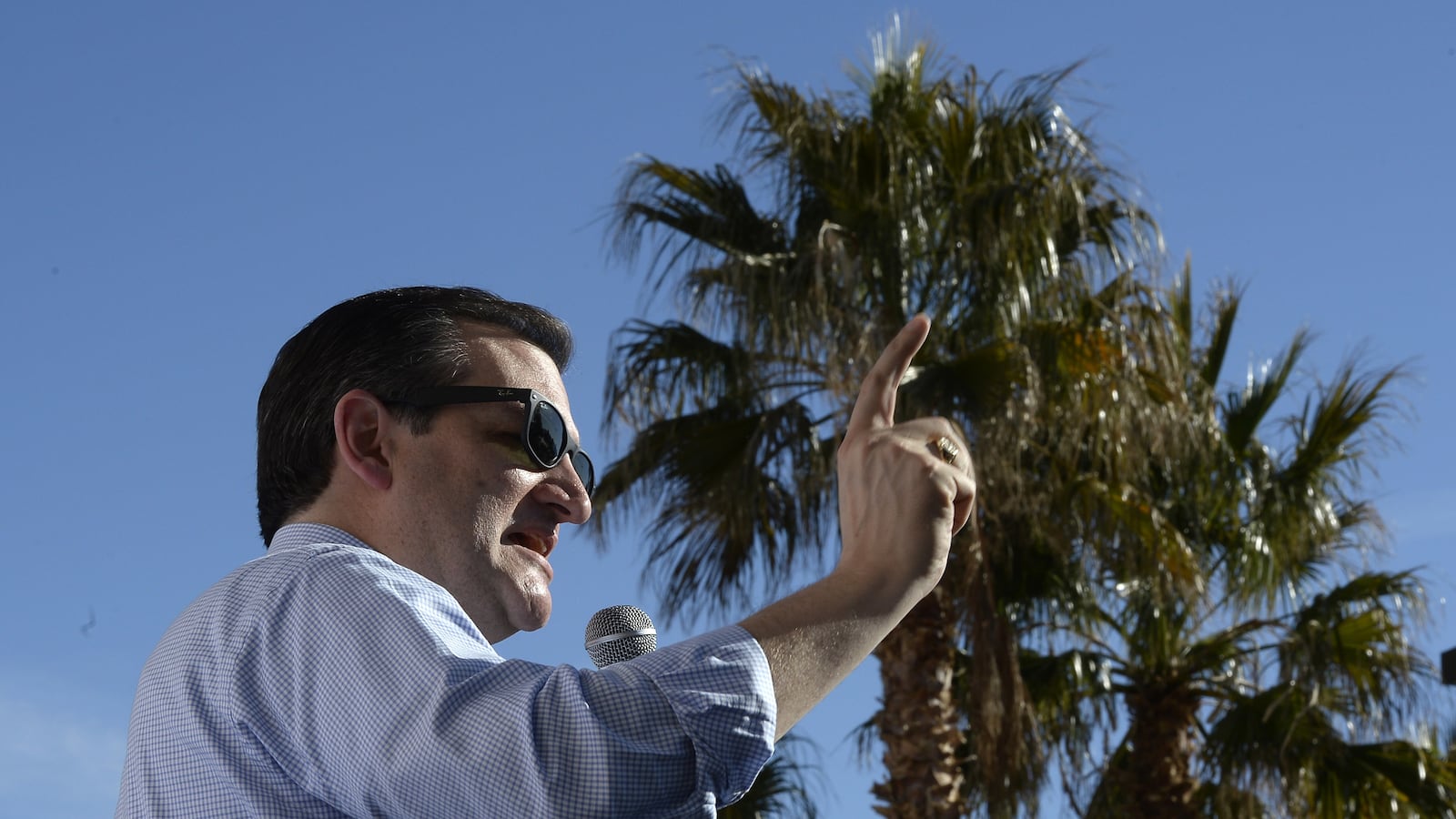 articles/2016/02/22/cruz-i-m-not-shady-my-staff-kinda-is/160222-mak-cruz-tease_djwwbz