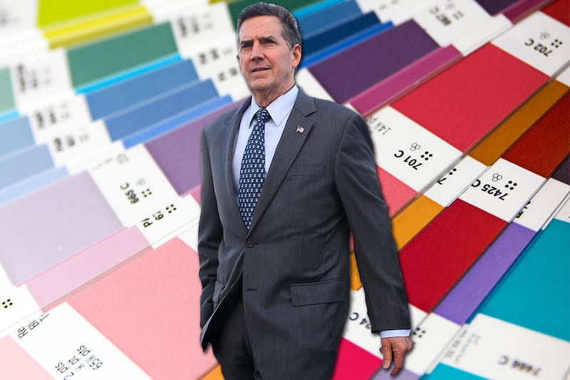 articles/2013/10/10/senator-jim-demint-s-pac-has-an-expensive-interior-designer/131007-demint-interior-decorator-tease_mzdwyl