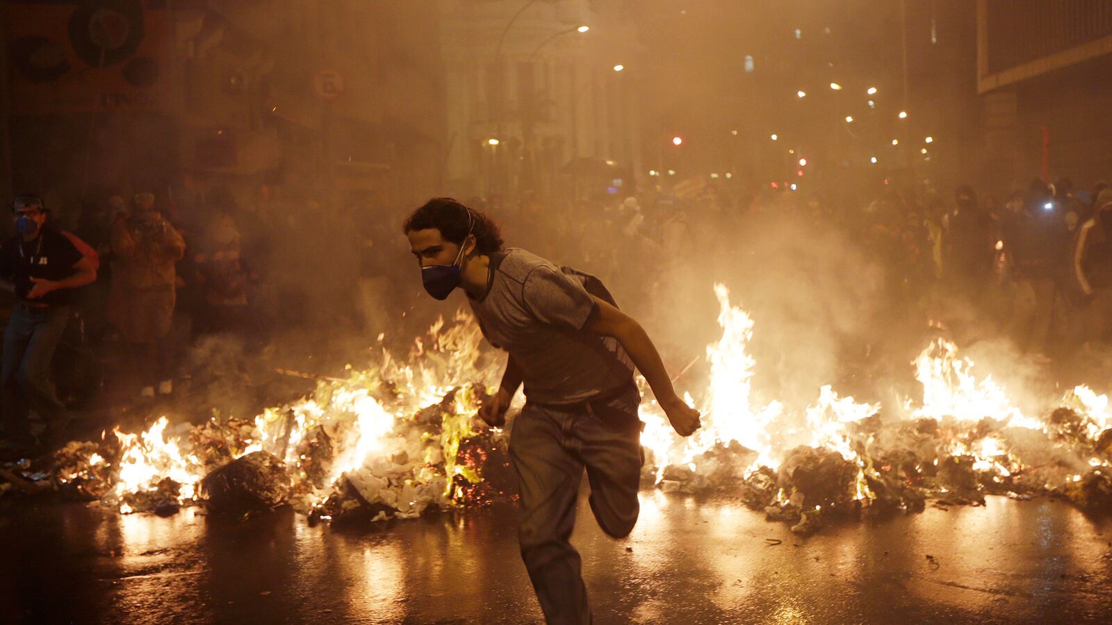 articles/2015/07/30/growing-up-hooked-on-brazil-s-ugly-beauty/150729-barbassa-brazil-tease_rrb93p