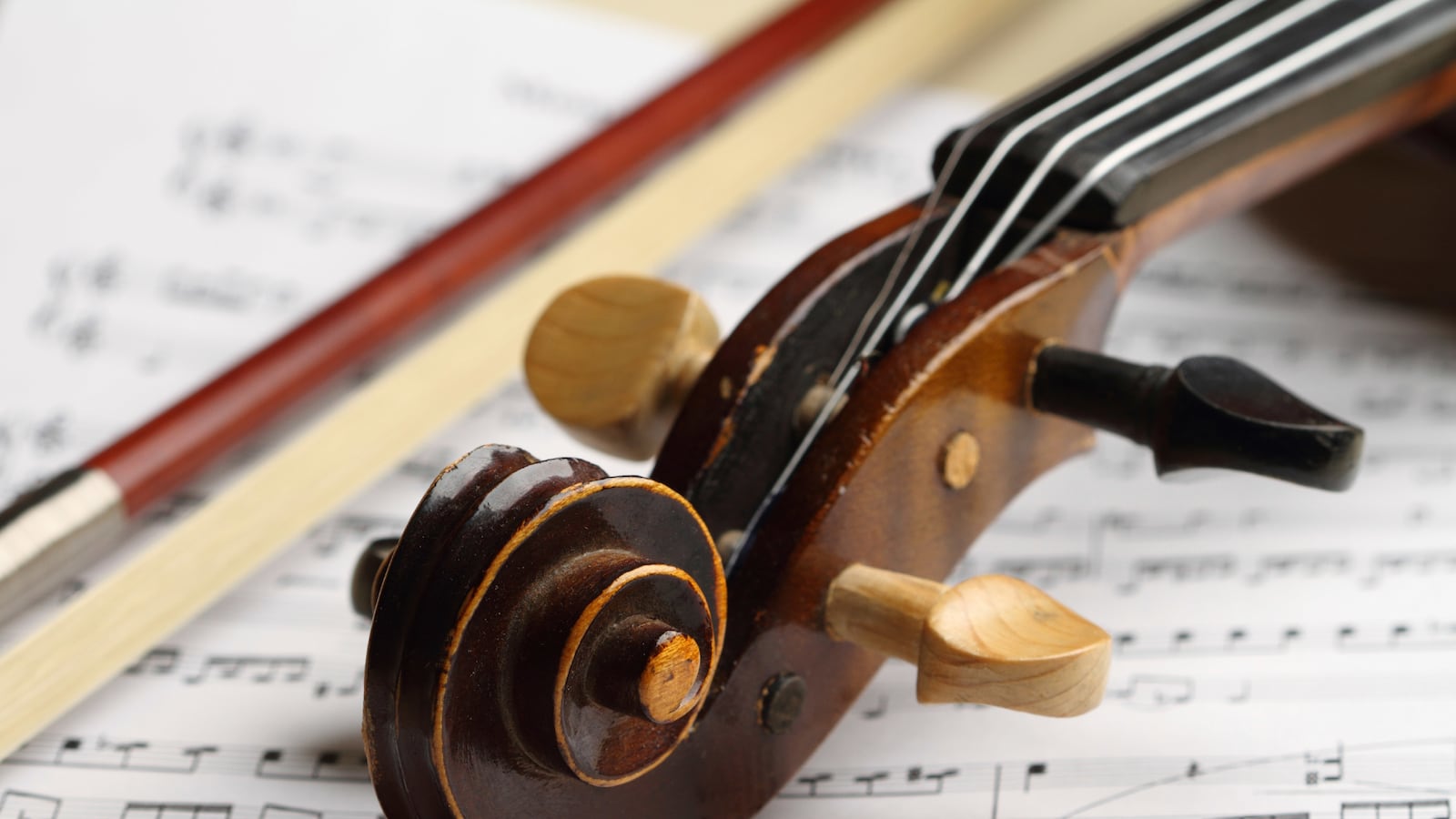 articles/2016/02/09/science-brought-her-music-back-to-life-27-years-after-a-brain-injury/160209-veeravagu-violinist-tease_f2vxv8