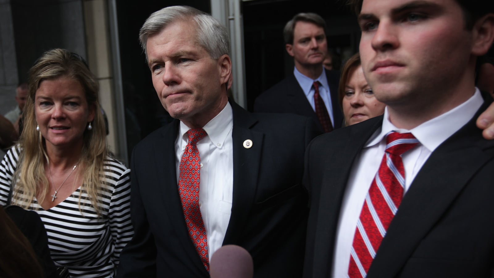 galleries/2014/09/04/governors-going-to-jail-from-bob-mcdonnell-to-edwin-edwards-photos/140904-governors-jail8_r1jter