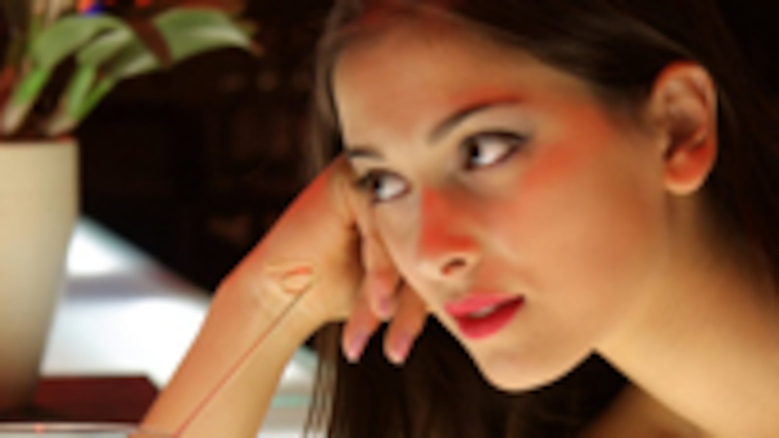 articles/2010/01/05/the-end-of-single-women/skurnick-single-girl_73230_q124kd