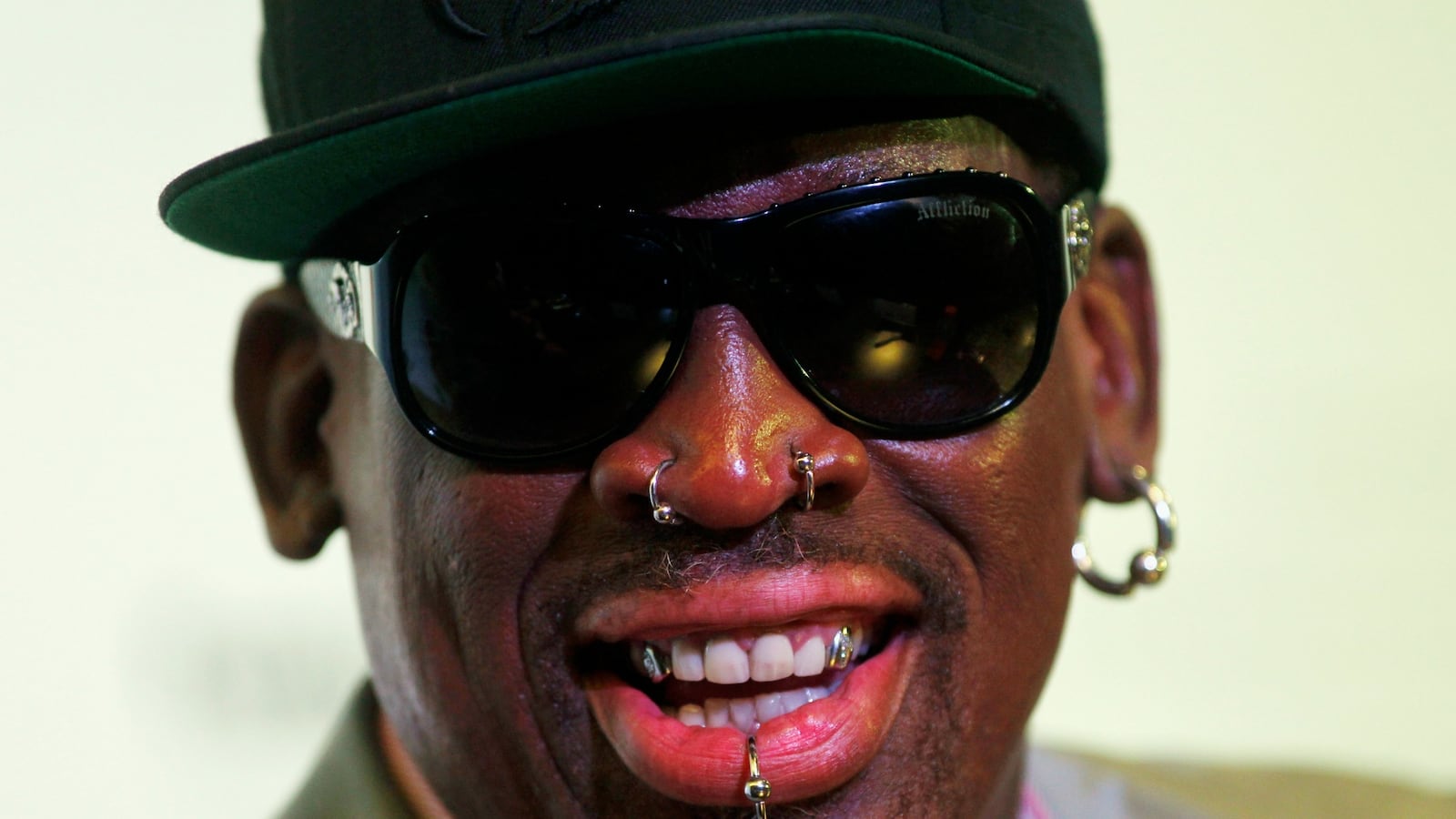 cheats/2016/11/22/dennis-rodman-charged-with-hit-and-run/161121-dennis-rodman-hit-run-cheat_wmeyzf
