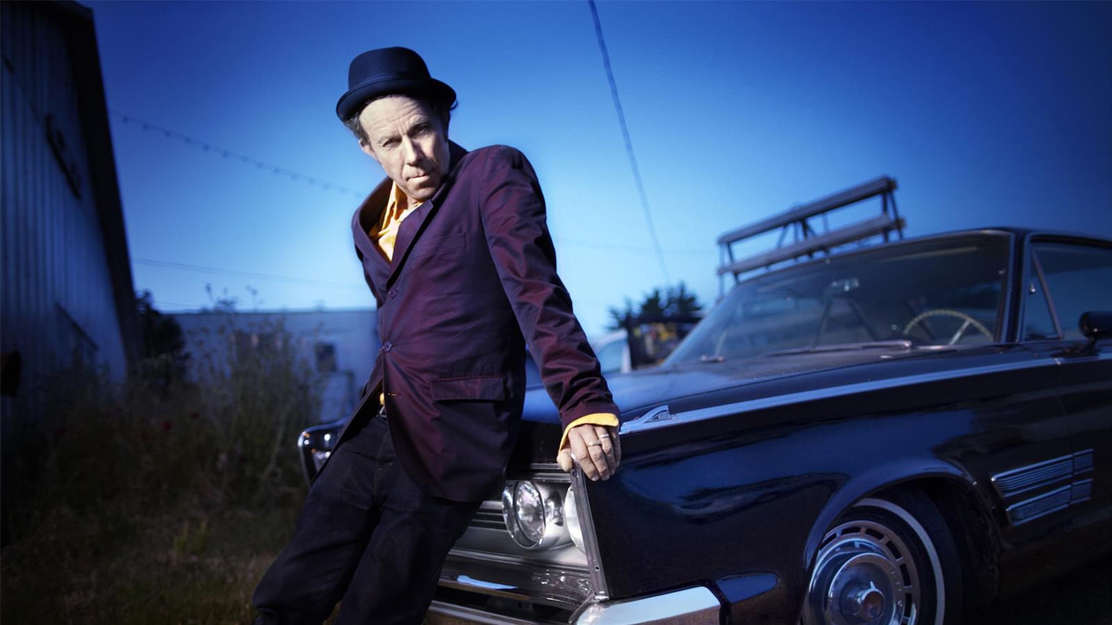 articles/2015/08/13/watch-tom-waits-recite-bukowski-poems/150813-joiner-waits-bukowski-tease_vf3zho