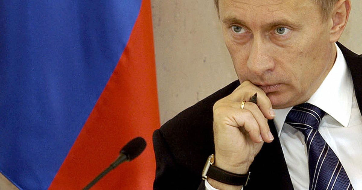 Photo: thedailybeast.com 210828-putin-fsb-hero_ehgqzx