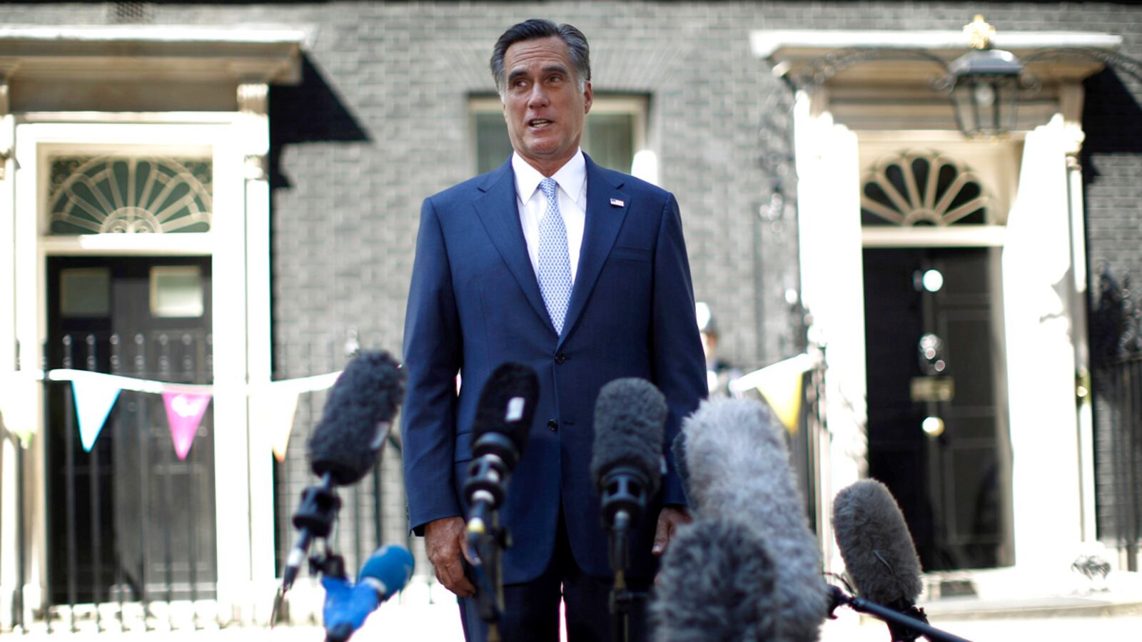 articles/2012/07/27/canada-election/mitt-romney-olympics-gaffes-jukes_wduies