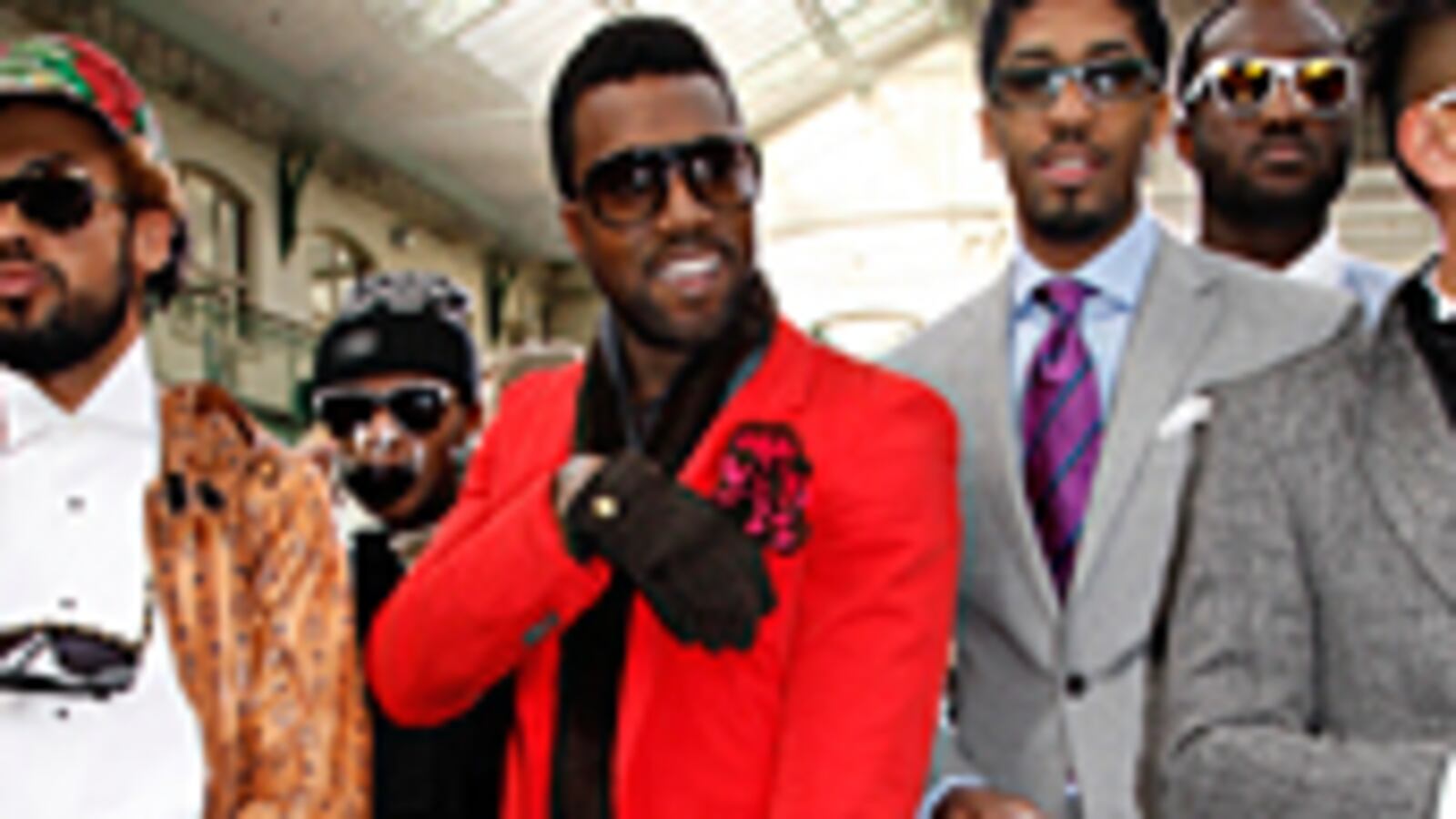 articles/2009/05/06/does-kanye-dress-too-gay/gates-kanye-west_25512_ezifxd