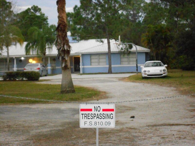 galleries/2012/01/19/casey-anthony-s-palm-city-hideout/casey-anthony-town-compound_qy9p5b