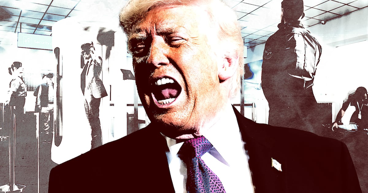 Billionaire Trump Demands TSA Keep Working Without Pay