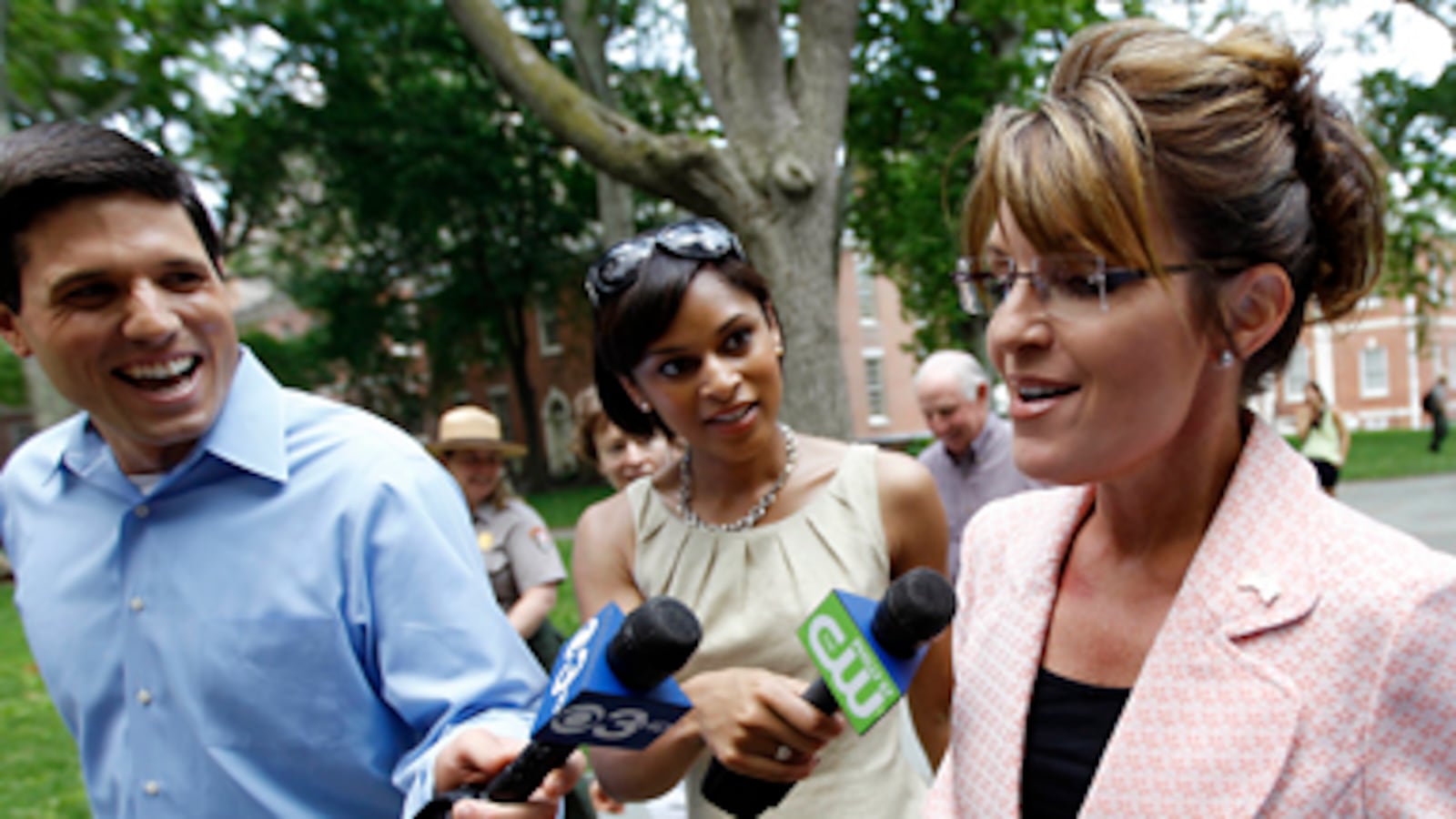 articles/2011/06/02/why-sarah-palin-is-winning-the-2012-media-war/latimer-palin-media_184868_hvvb9q