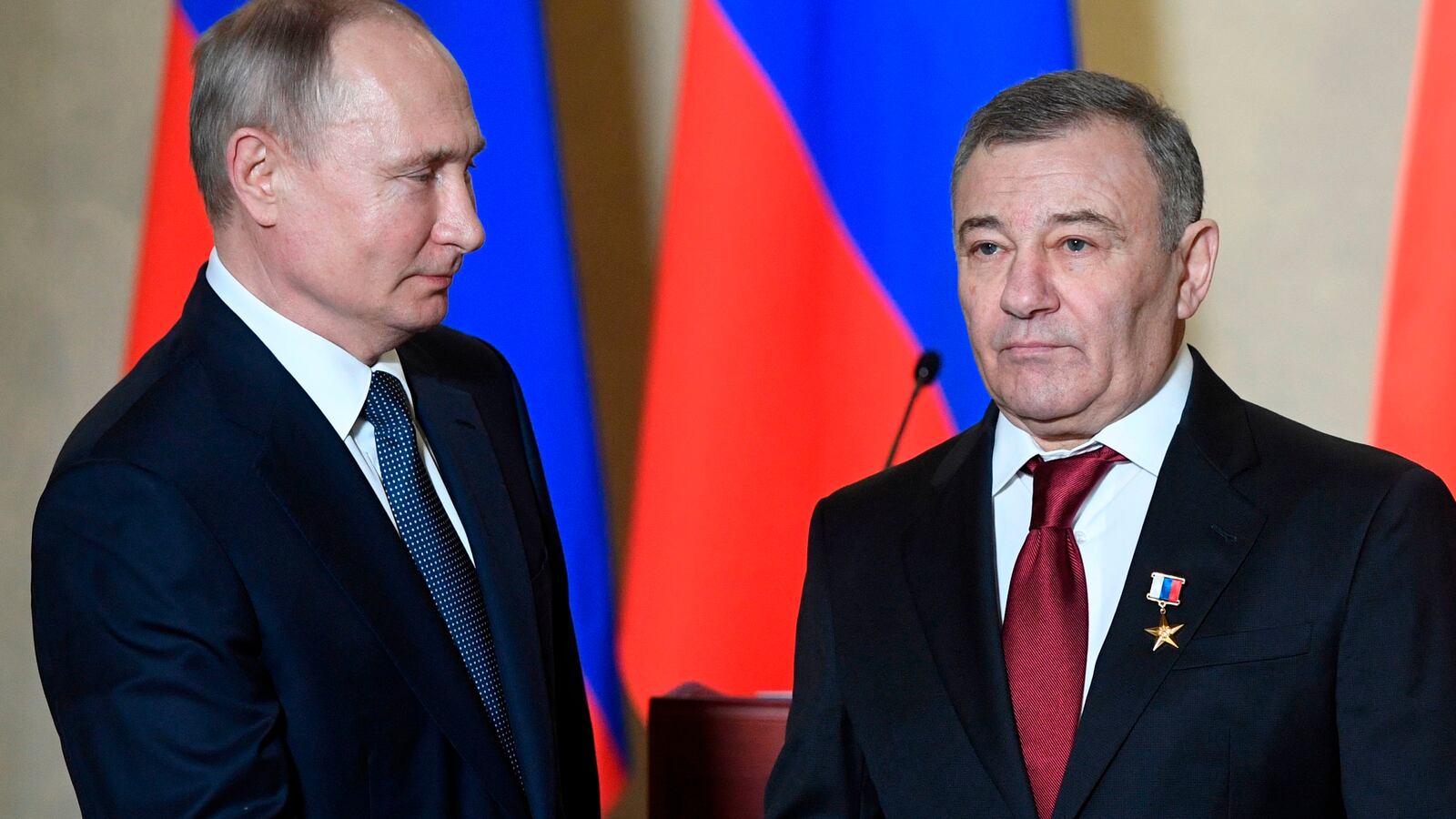 GettyImages-1207608855_mlniua