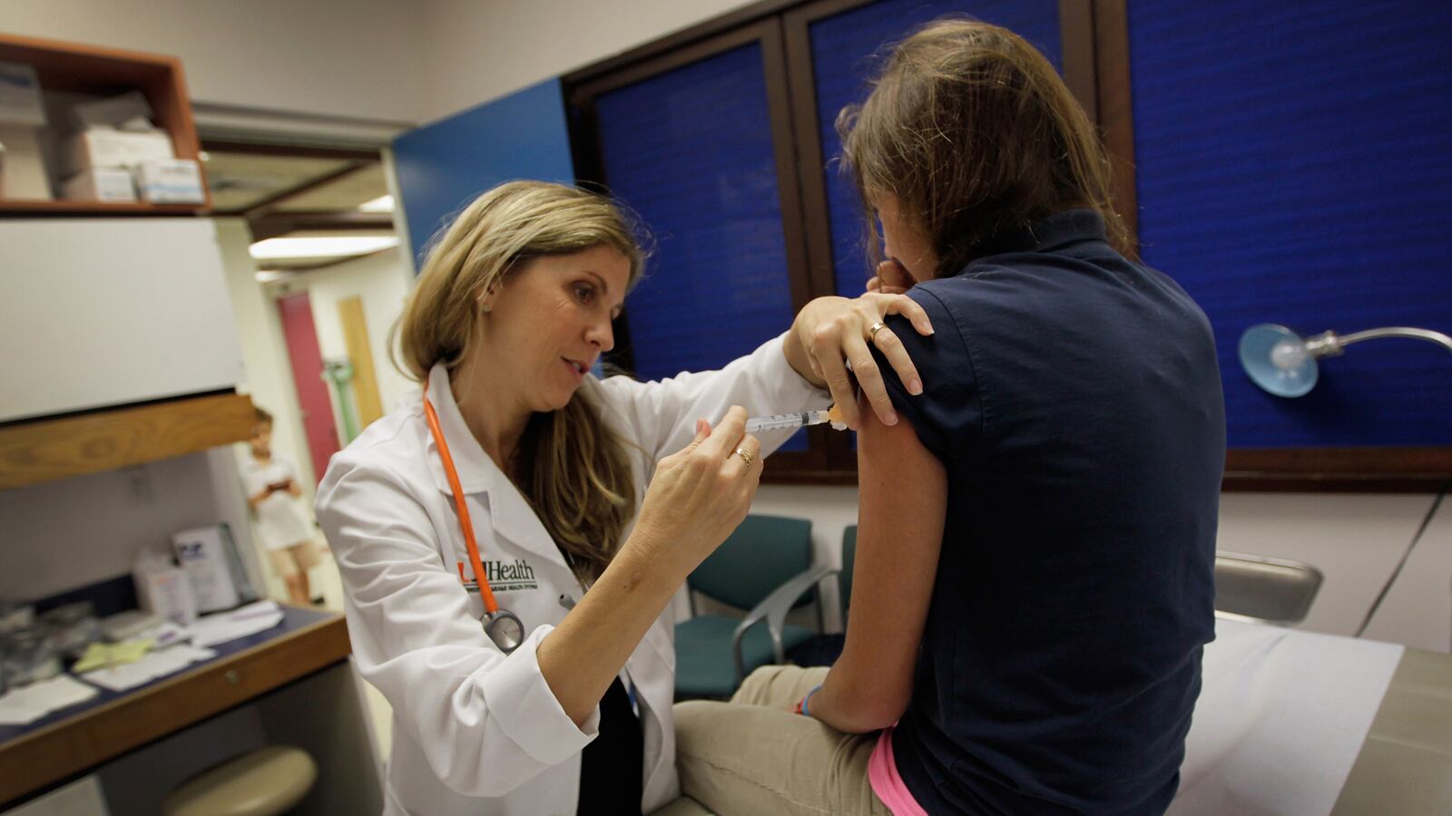 articles/2014/02/13/pediatrician-why-i-recommend-you-give-your-kids-the-hpv-vaccine/140212-saunders-hpv-tease_rmk4zg